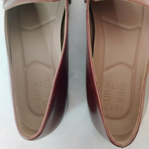 Naturalizer Gala Slip On Loafer Shoes Womens 8.5 Mahogany Leather Gold Accents - Picture 4 of 6